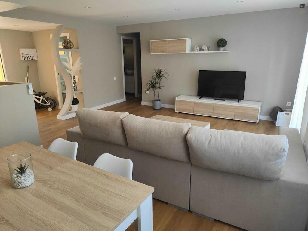Superbe Appartement Terrasse Entierement Renove Au Bord De L'Ebre Deltebre Luaran gambar
