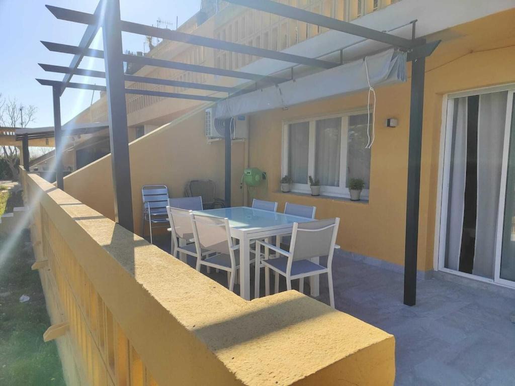 Superbe Appartement Terrasse Entierement Renove Au Bord De L'Ebre Deltebre Luaran gambar